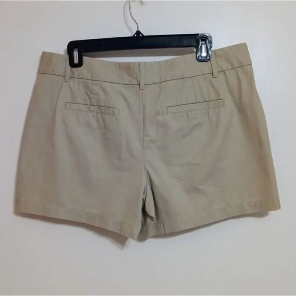 Ann Taylor LOFT Khaki Modern Shorts Size 8 - Picture 5 of 11